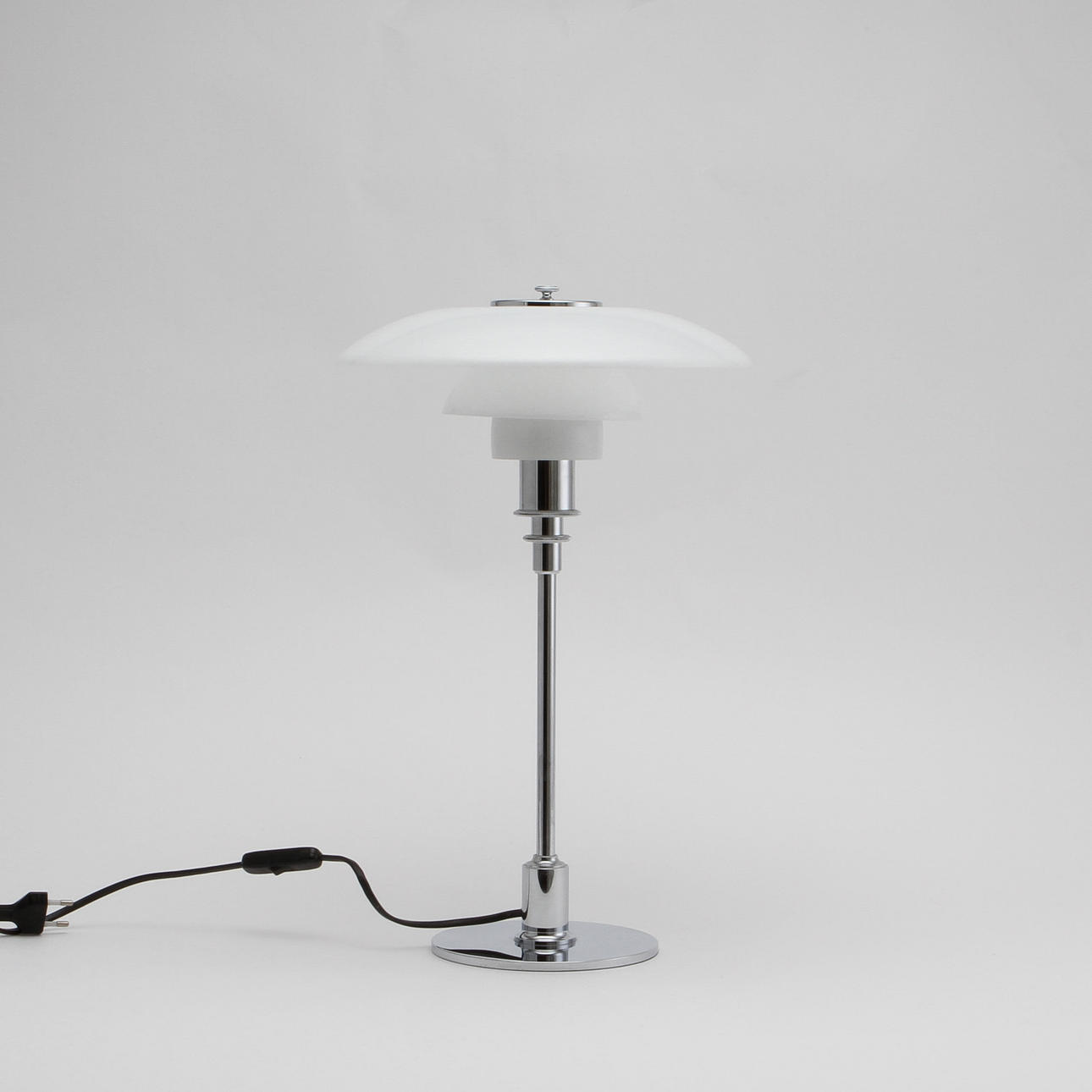 BORDSARMATUR "PH 3/2". Poul Henningsen för Louis Poulsen, Danmark.