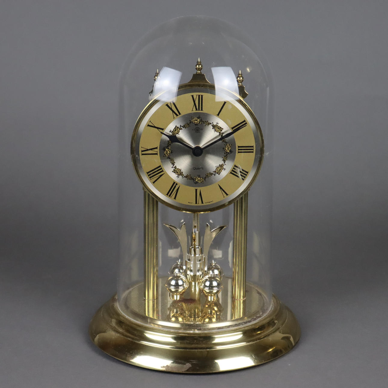 - TABLE CLOCK under protection, Germany, quartz rotary pendulum movement.