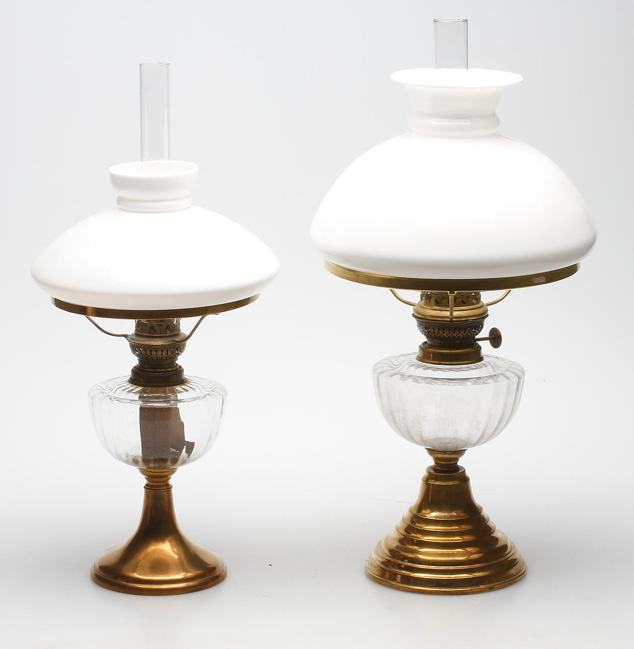 FOTOGENLAMPOR, 2 st, mässing och glas, 18/1900-tal.