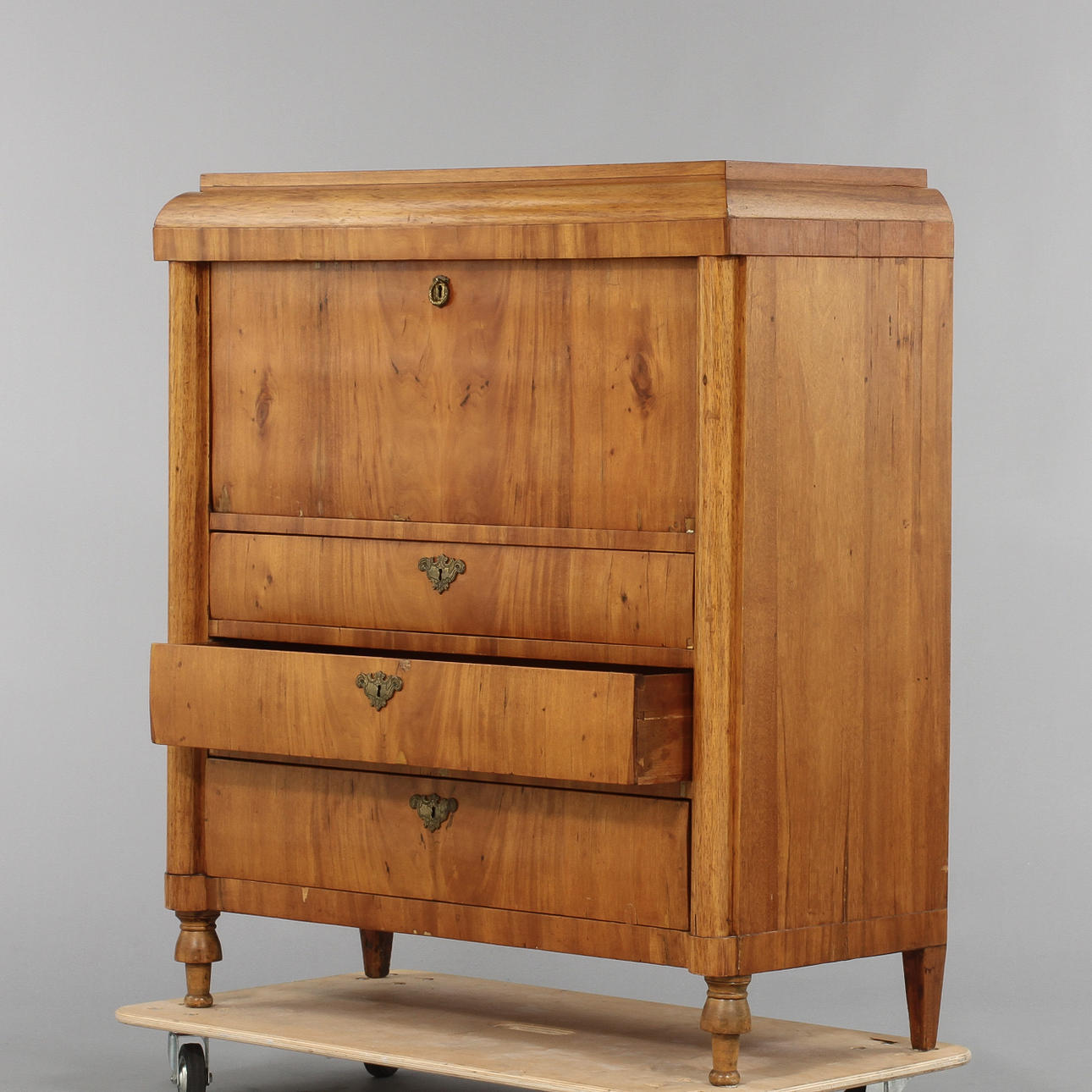 CHIFFONJÈ, 1800-tal.