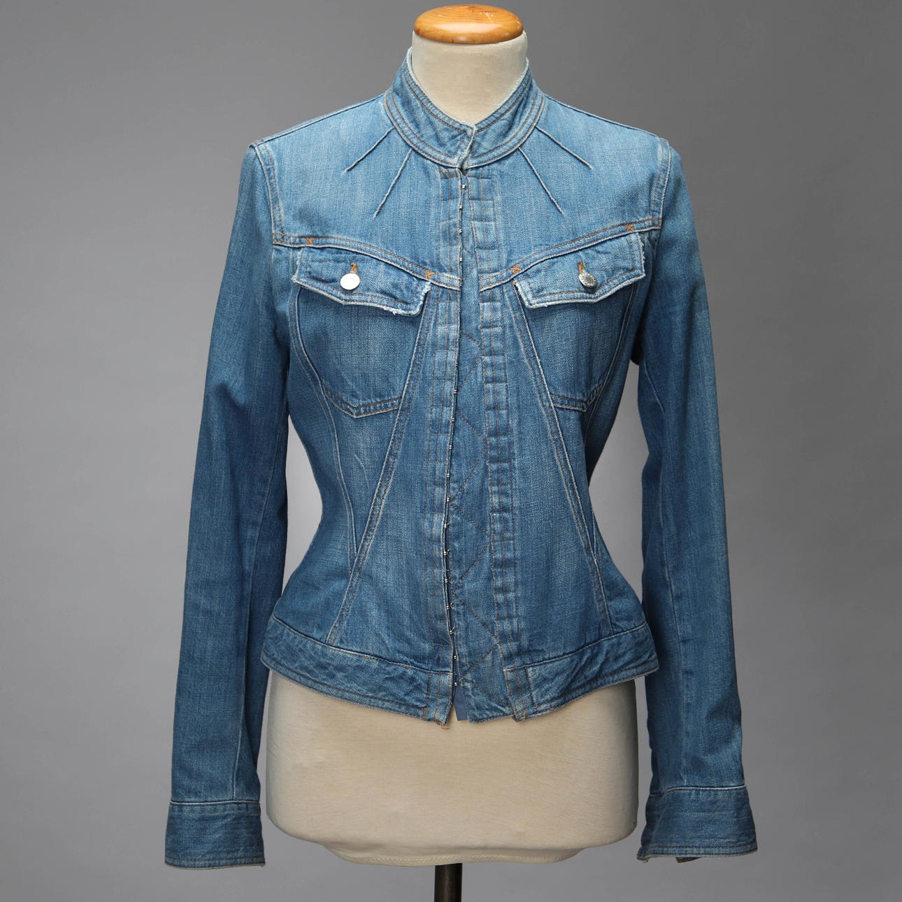 DOLCE GABBANA Jeansjacke, figurbetont, gefüttert, 38.
