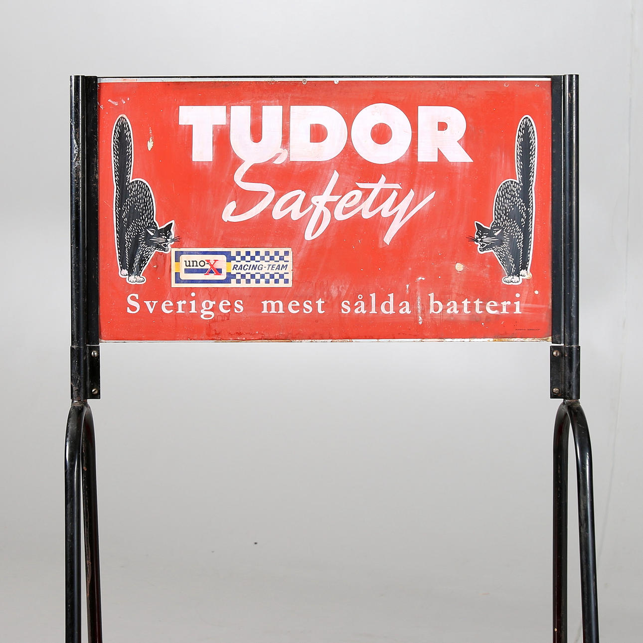 BATTERISTÄLL, "Tudor Safety", 1950-tal.
