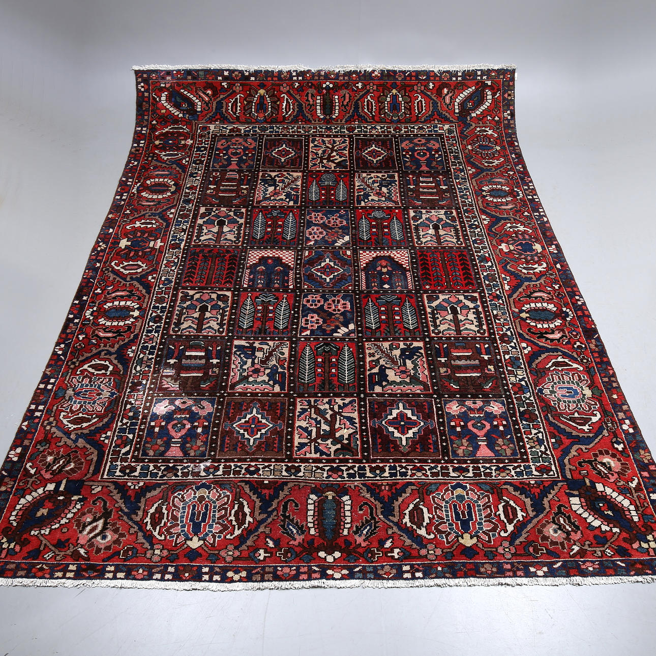 MATTA, Iran, ca 266x333 cm.