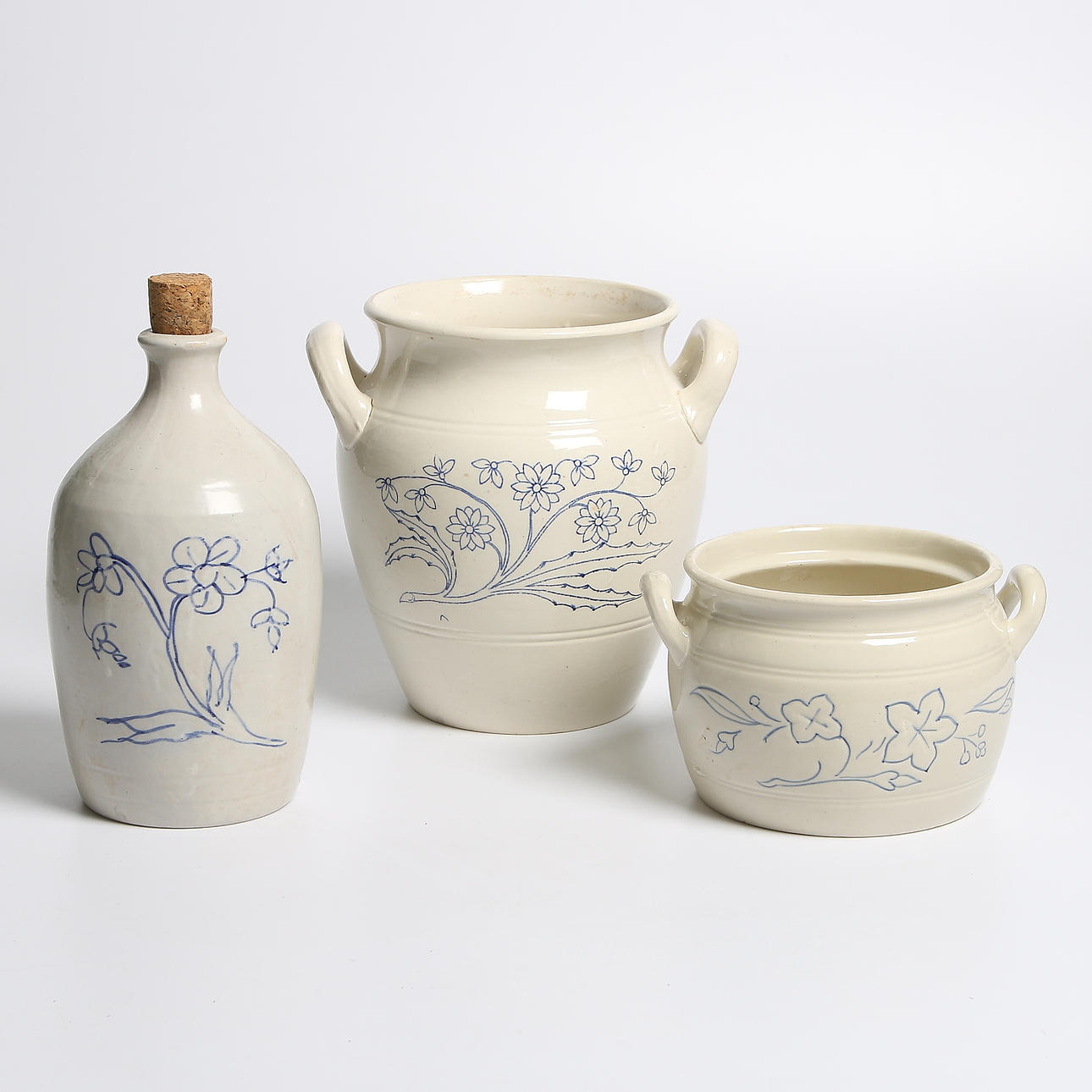 KRUS samt KRUKOR, 3 delar, flintgods, blå/vita, Gustafsberg samt Rörstrand ,18/1900-tal.