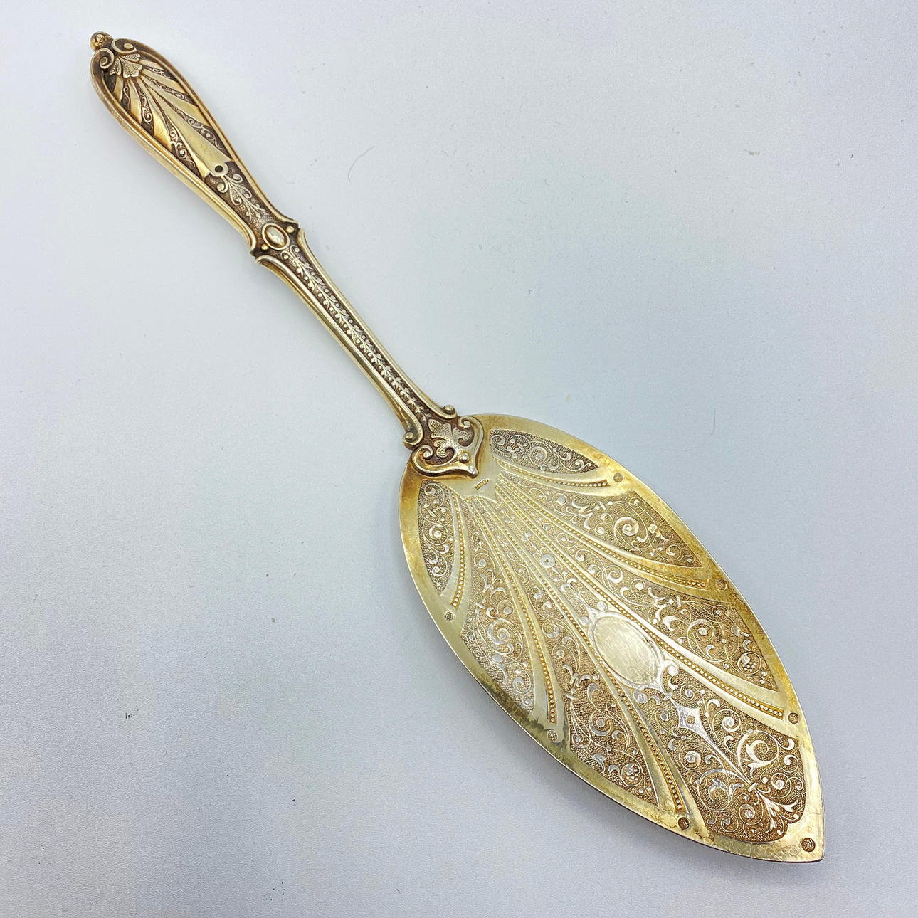 ANTIKER JÜRST BERLIN TORTENHEBER VERSIILBERT.