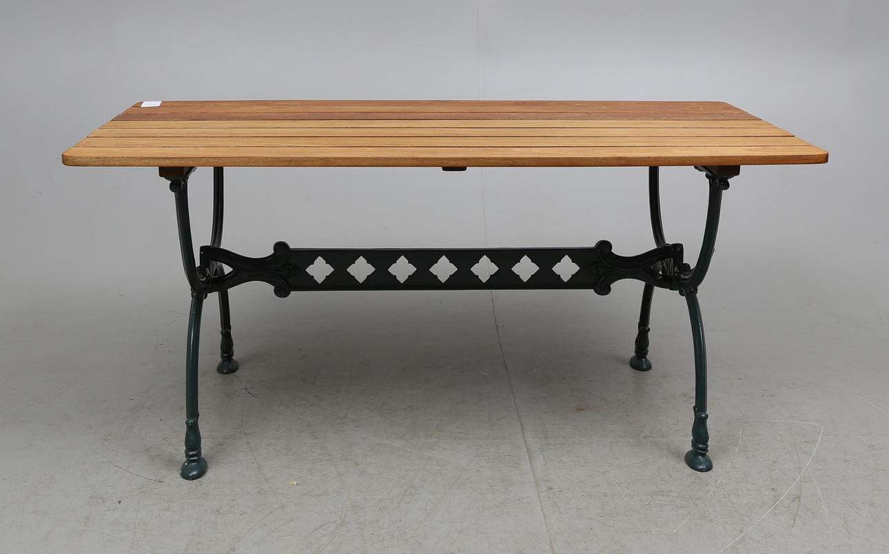 TRÄDGÅRDSBORD, Byarum, 1900-tal.