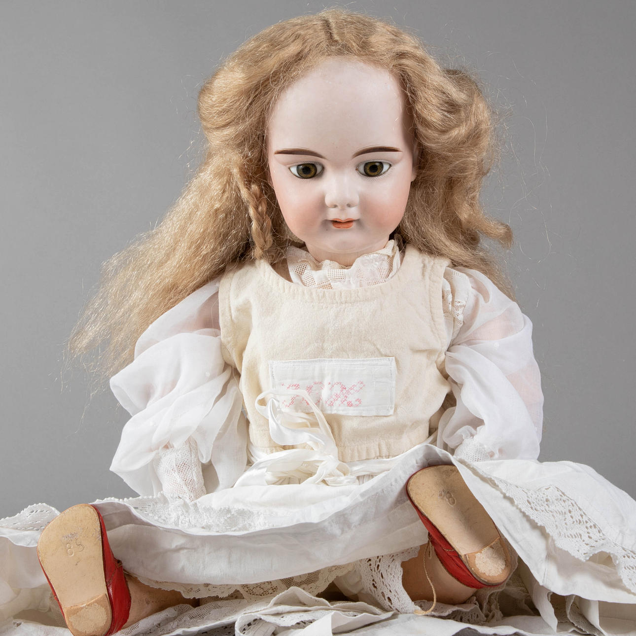 OTTO LINDEMANN GMBH. porcelain doll.