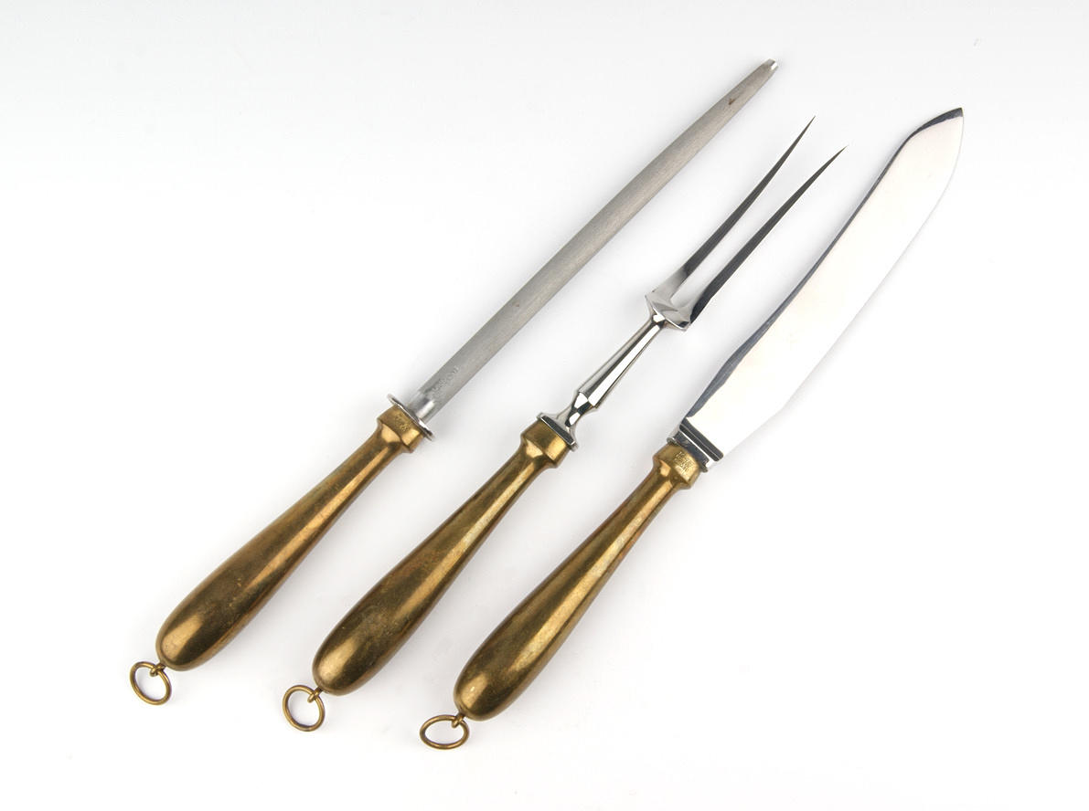 CARVING UPPSÄTTNING. mässing, rostfritt stål. 3 stycken Danmark. 2:a 1900-talets första hälft. Georg Jensen.