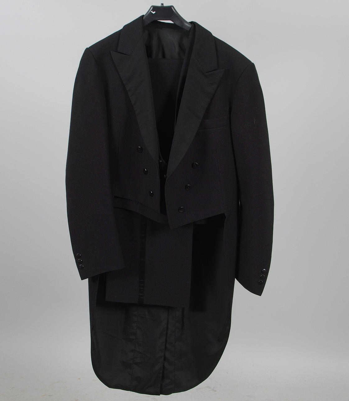 FRACK MED VÄST, Style.