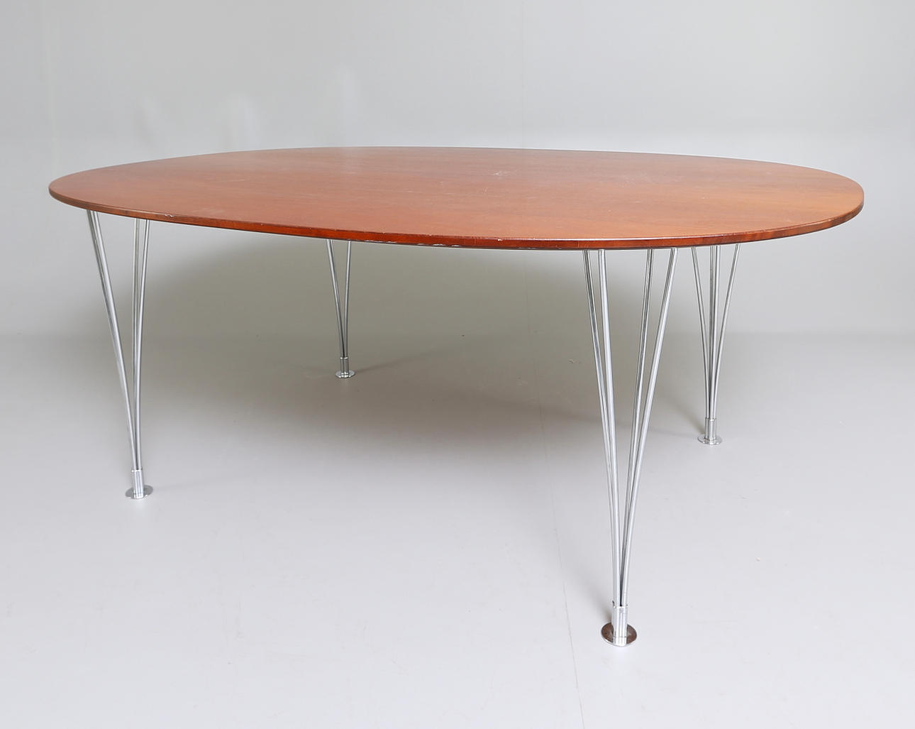 MATBORD, "Superellips" Bruno Mattsson & Piet Hein.