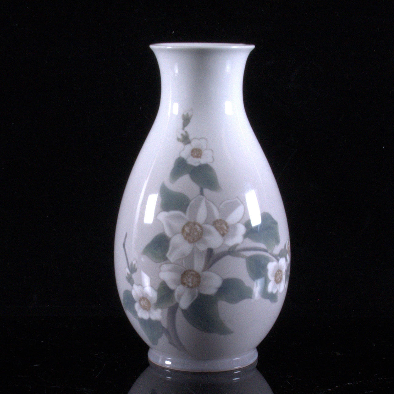 VAS, porslin, Nils Thorsson, Bing & Gröndahl.