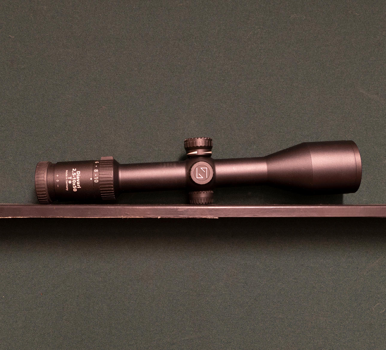 ZEISS. Diavari Classic 2.5-10x50T*.