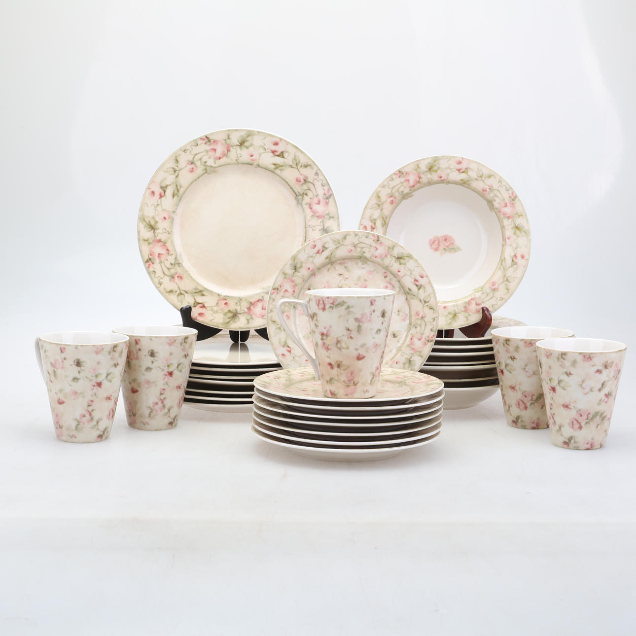 SERVIS, Cheri Blum, "Savannah", 29 pieces.