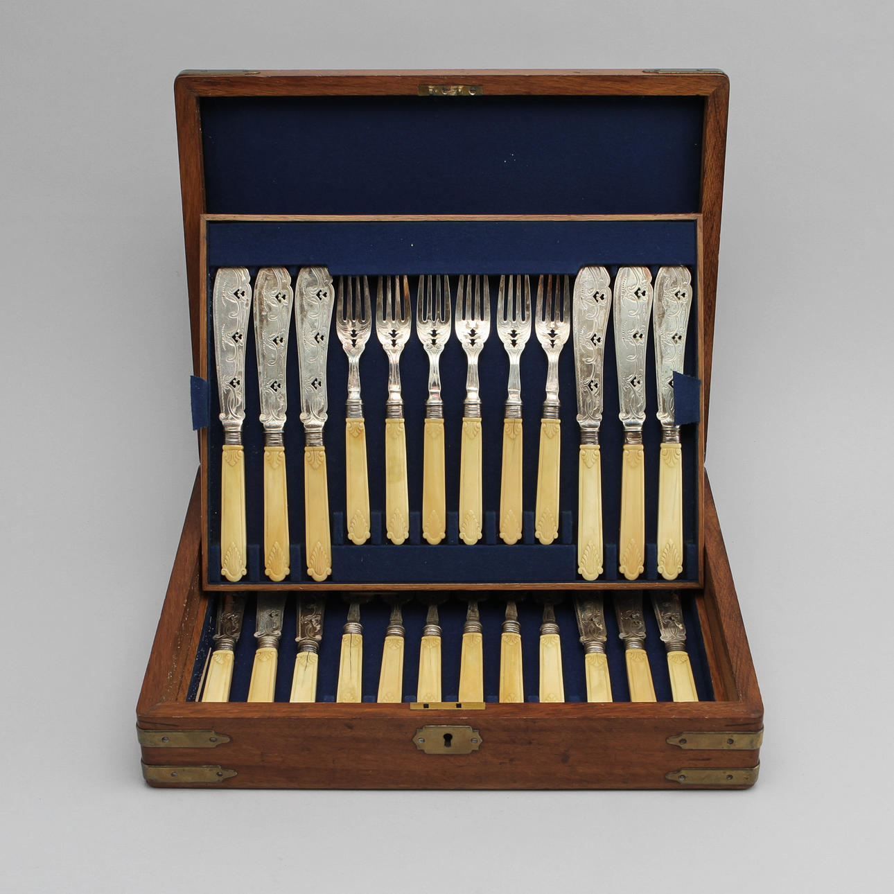 FISKBESTICK, 24 delar, troligtvis England 1800/1900-tal.