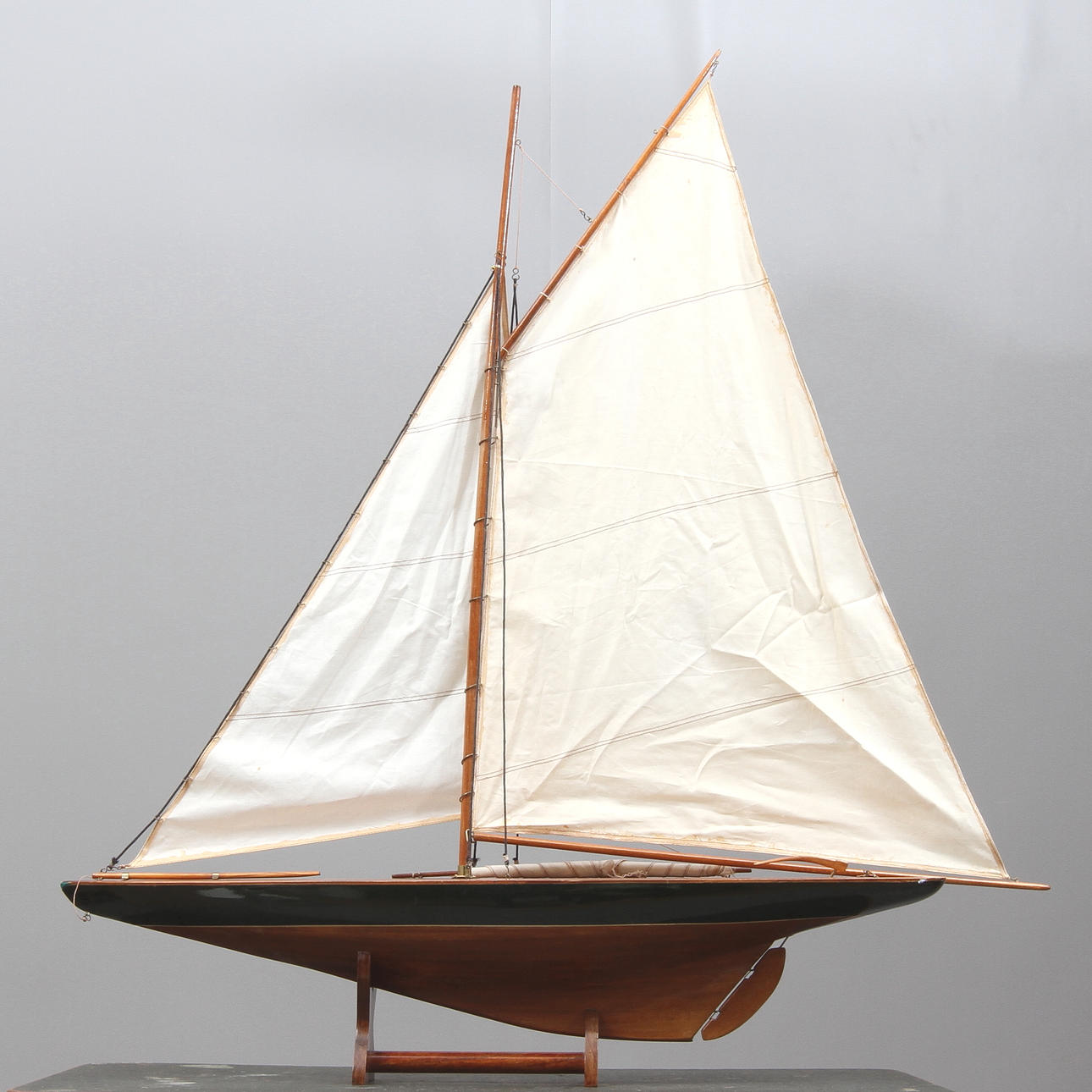 BÅTMODELL, segelbåt, 1900-talets andra hälft.