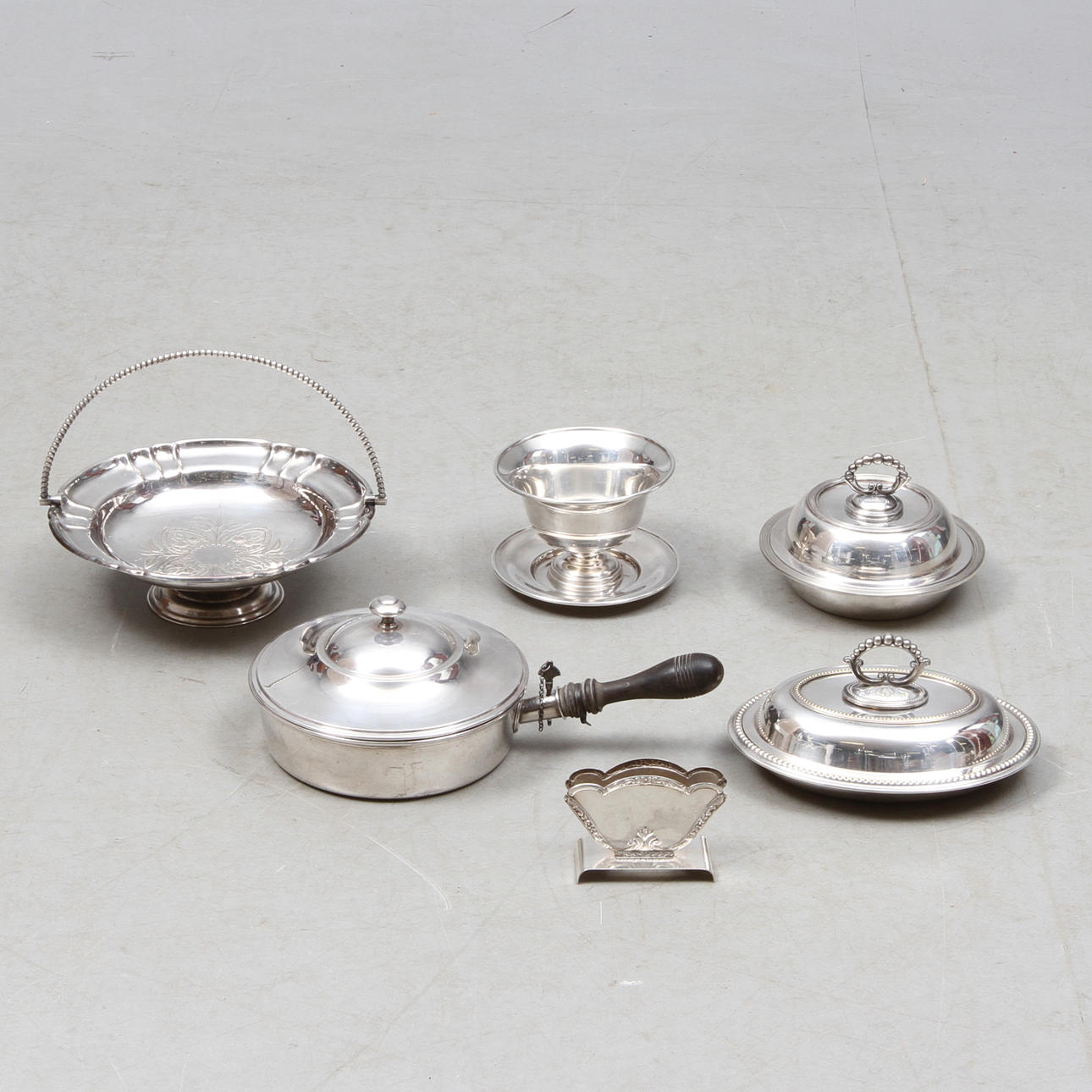 PARTI NYSILVER, 6 delar, bland annat karotter med lock, A.G. Dufva, 1900-tal.