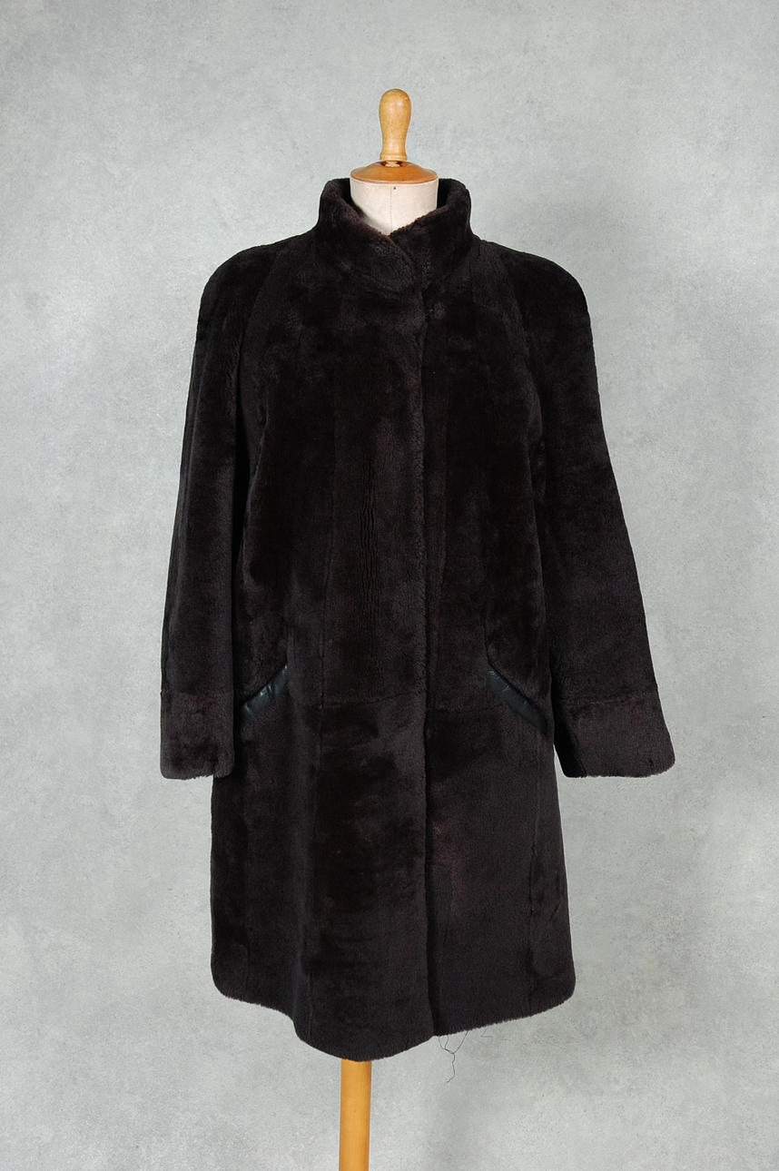 PÄLS, lamm, " BRISA, Sundin & Co, Sverige ".