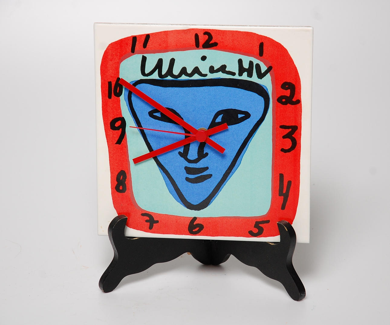 ULRIKA HYDMAN VALLIEN. väggklocka, signerad.