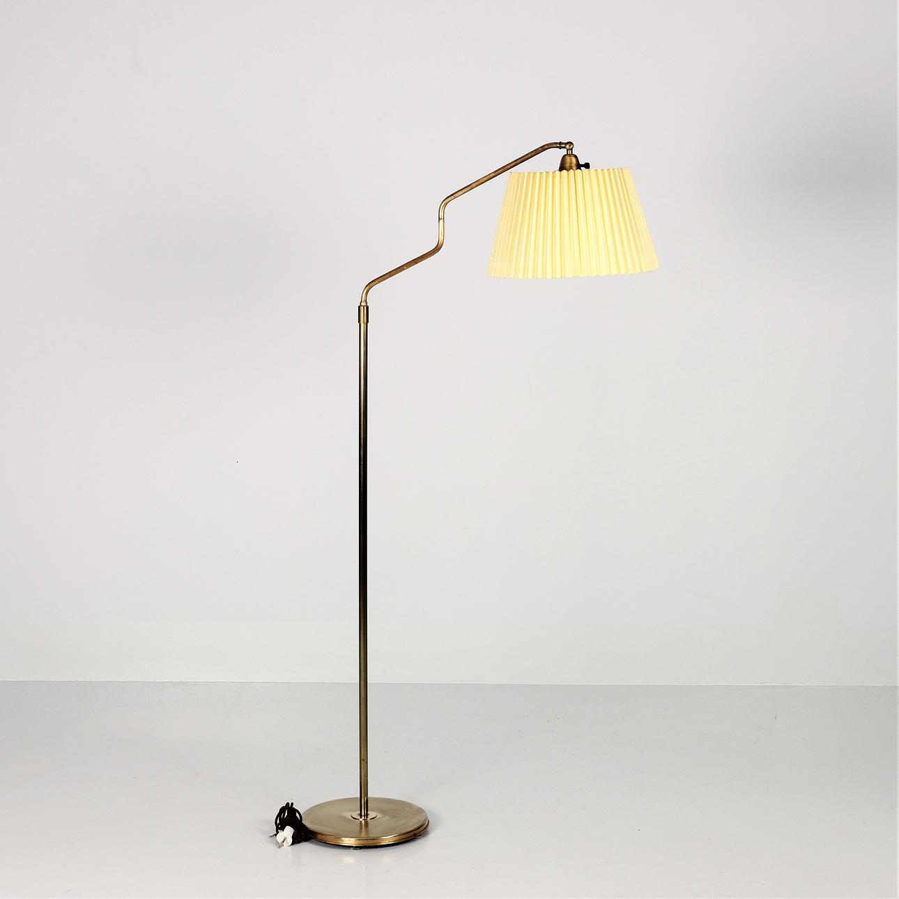 LATTIAVALAISIN 1940-luvun messinkiä.