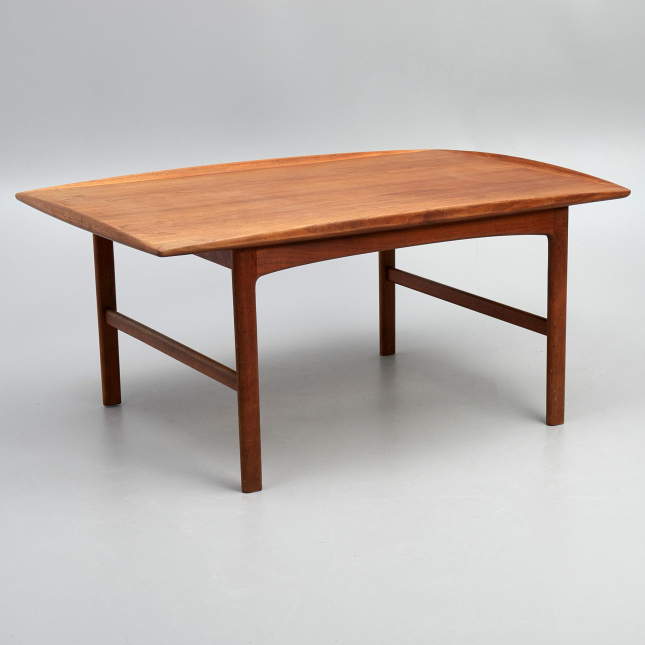 FOLKE OHLSSON. Soffbord, teak, "Frisco".