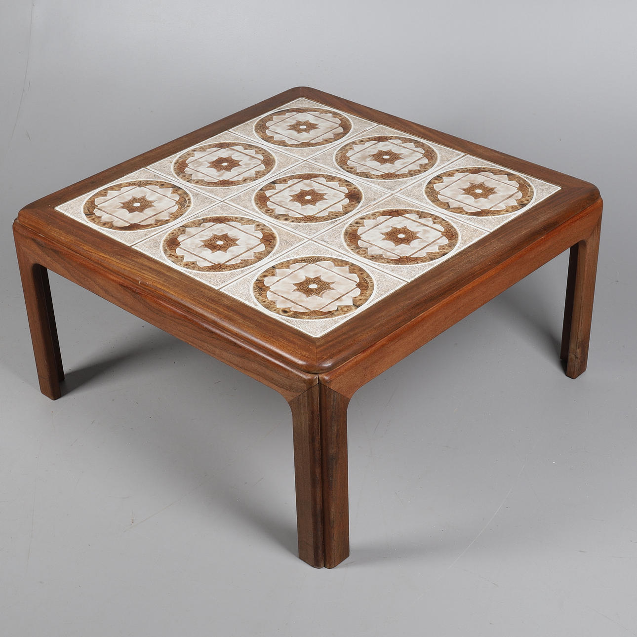 A 1970S G PLAN TILE TOP COFFEE TABLE.
