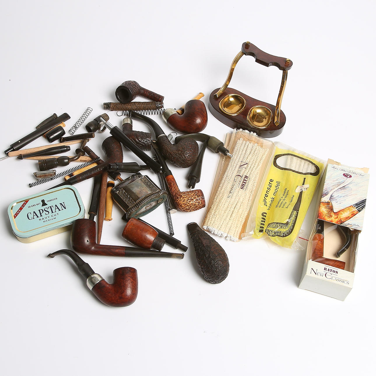 TOBAKIANA, pipor, Ronson bordständare mm. 1900-tal.