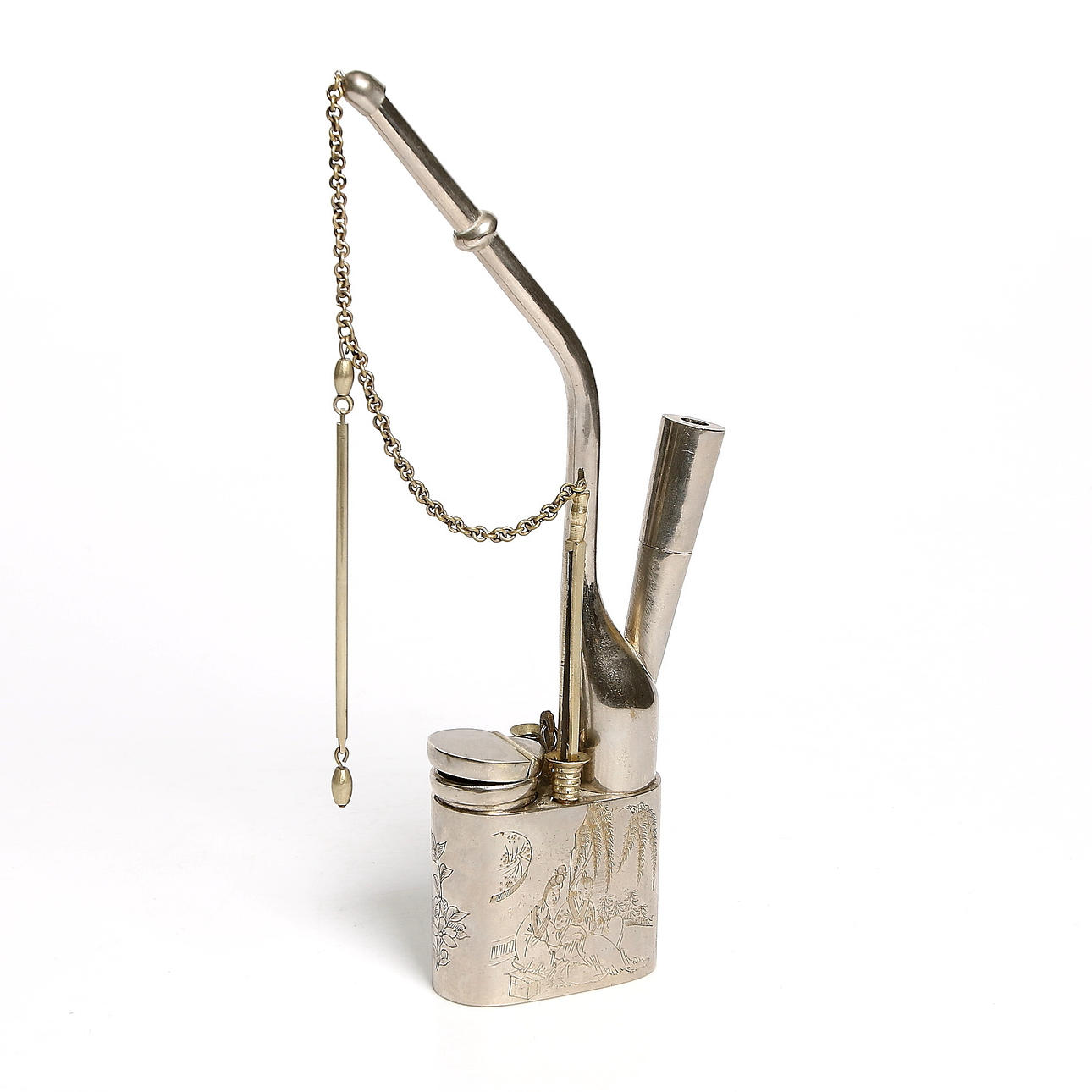 VATTENPIPA, vitmetall, Kina. 18/1900-tal.