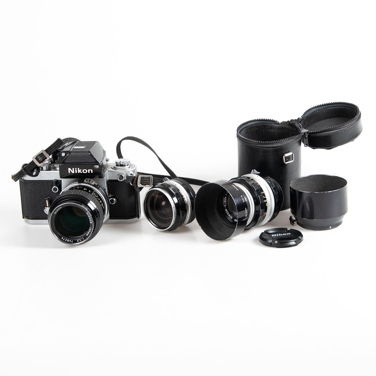 SLR, NIKON F2 SN:7228588. Incl. Photomic Finder DP-1 and NIKKOR 28/3.5, 50/1.4 & 105/2.5.
