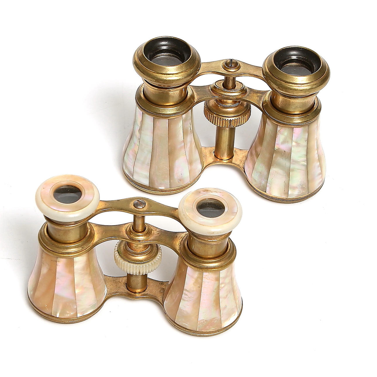 TEATERKIKARE, 2 st, mässing och pärlemor, 18/1900-tal.