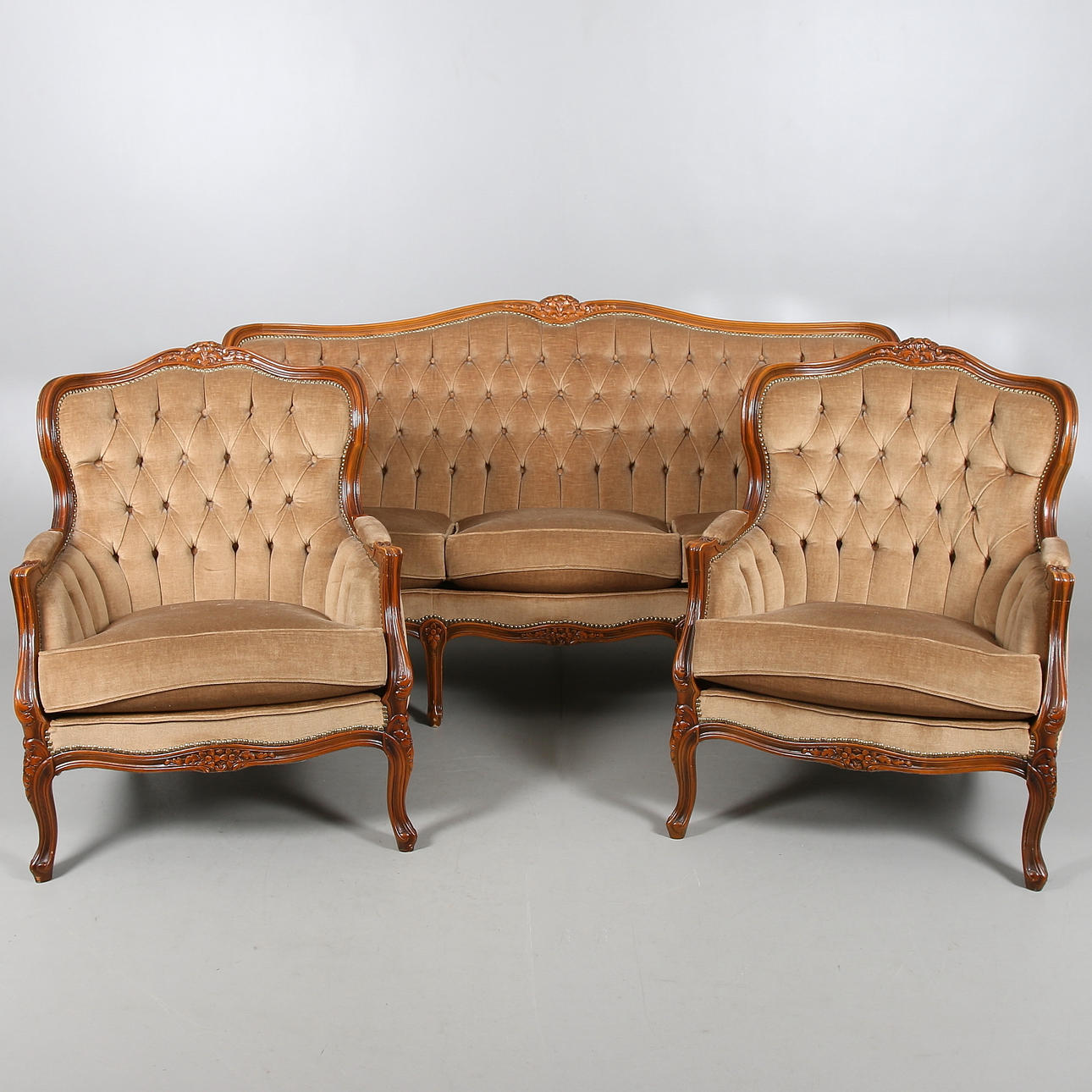 SOFFA samt FÅTÖLJER, 3 delar, rokokostil. 1900-tal.