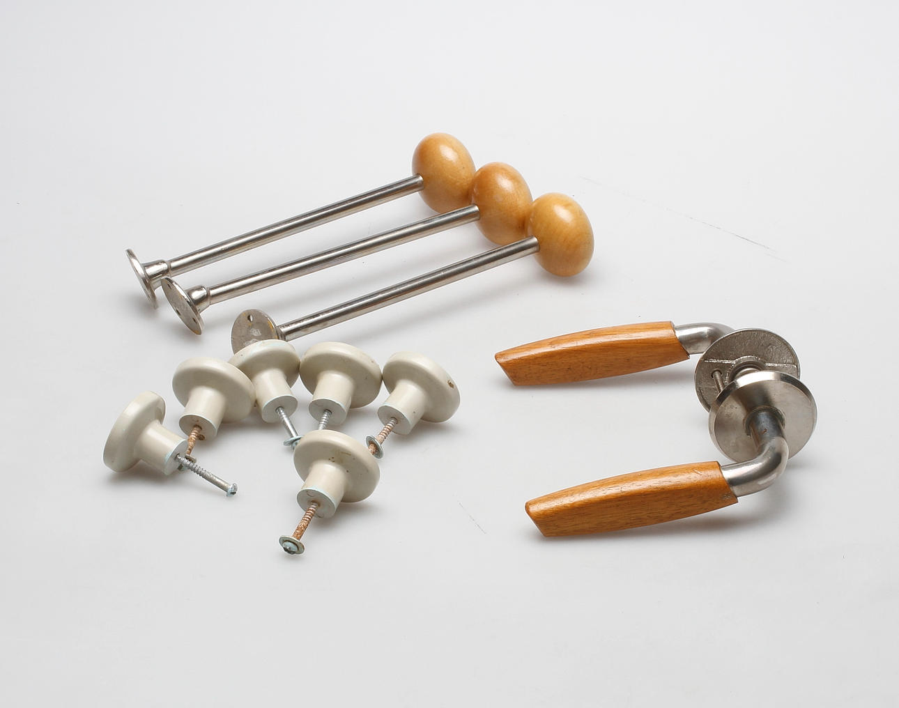 KROKAR, HANDTAG och DÖRRKNOPPAR, 1900-talets mitt.