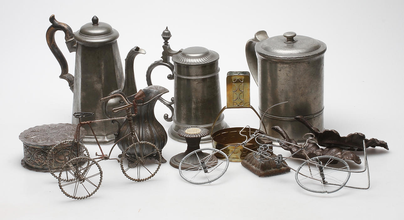 METALLFÖREMÅL, 1800-1900-tal.