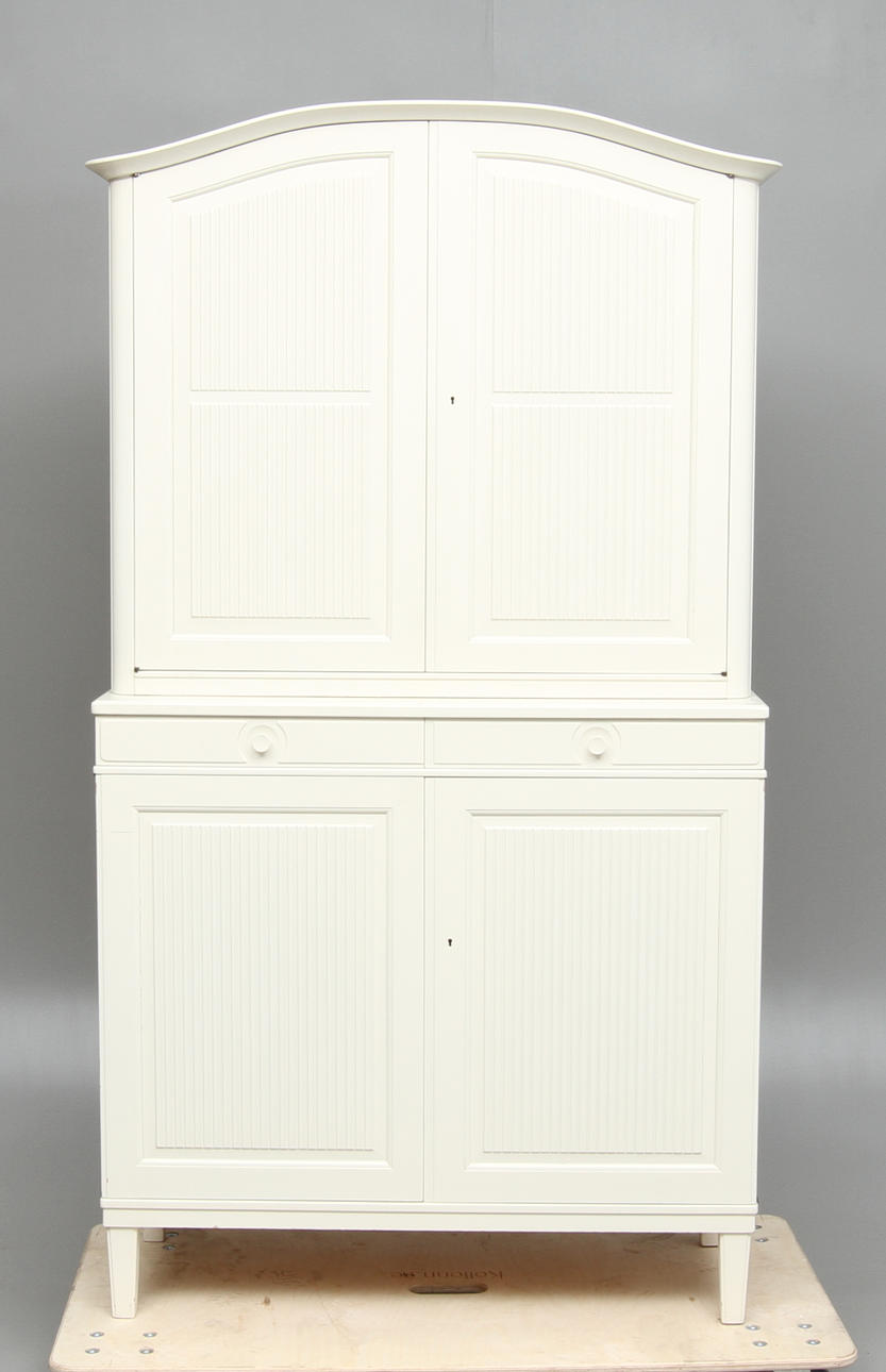 SKÅP, "Herrgården", design Carl Malmsten, Bodafors, 1900-tal.