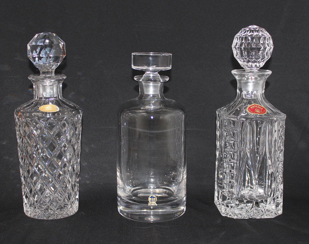 KARAFFER 3 st, kristall, 2 st Bohemia, 1 st Ekenäs.