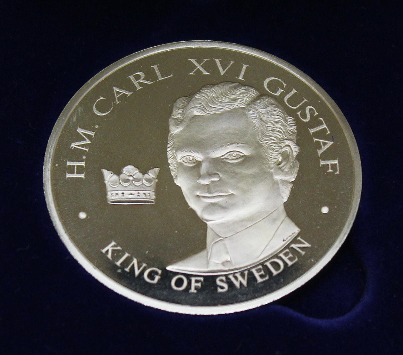 Minnesplakett, silver, vikt 50g. H. M. Carl XVI Gustaf, king of Sweden. United States bicentennial visit, april 1976.