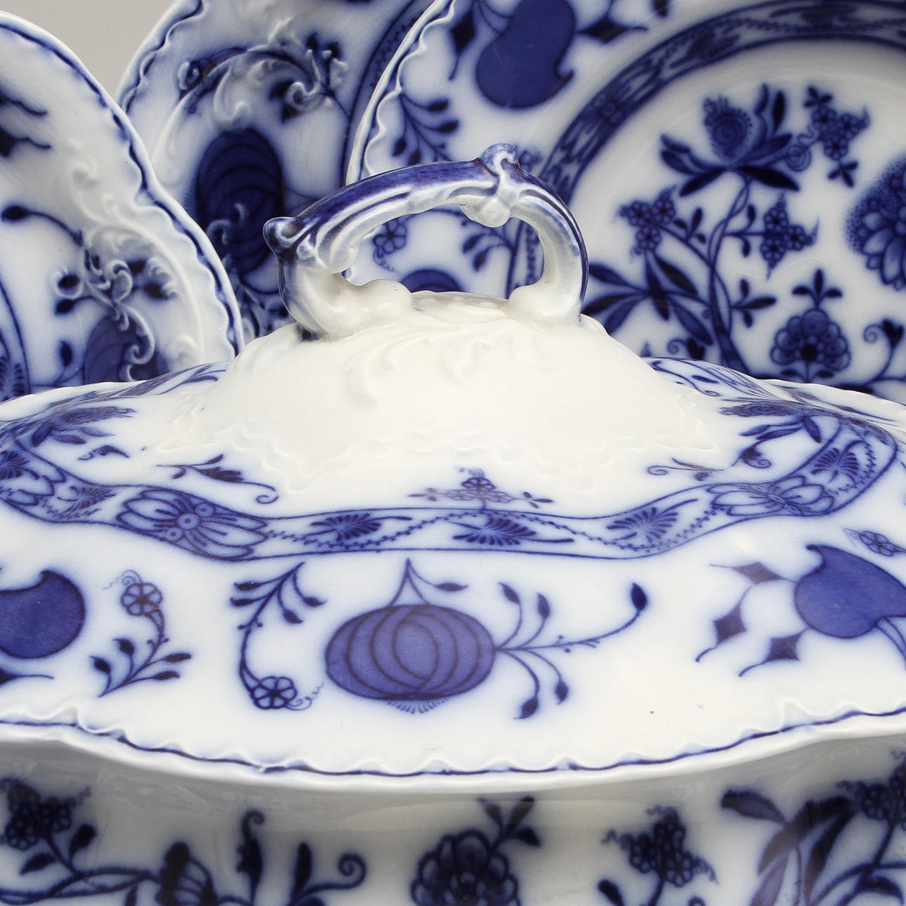 SERVIS, 86 delar, porslin "Holland" Johnson Bros, England.