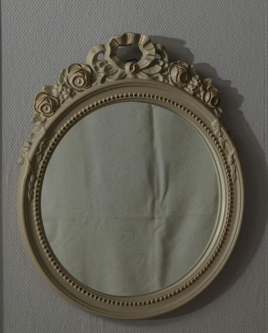 SPEGEL, vitmålad träram, gustaviansk stil, 1900-tal.