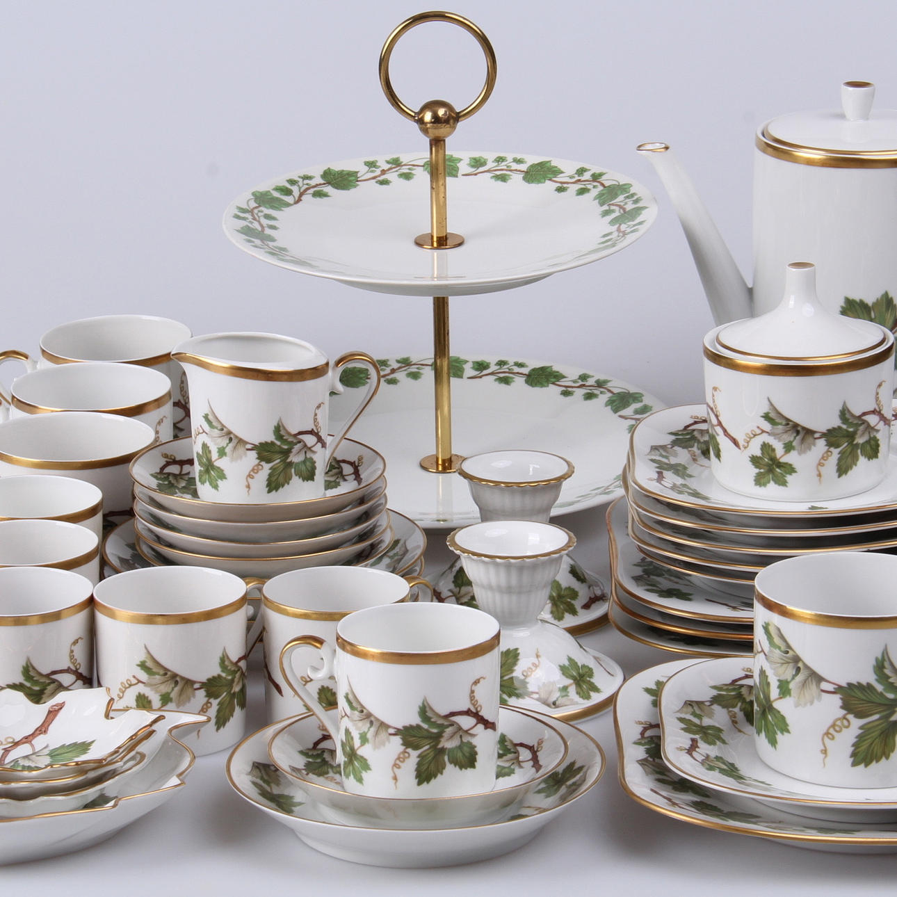 KAFFE- OCH TESERVIS, 50 delar, "Vinranka", Hackefors.