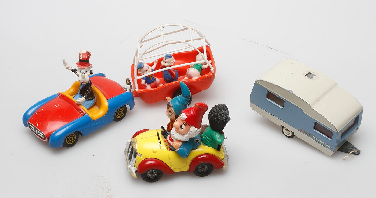 LEKSAKER, 3 delar, Politoys, Corgi, Tekno.