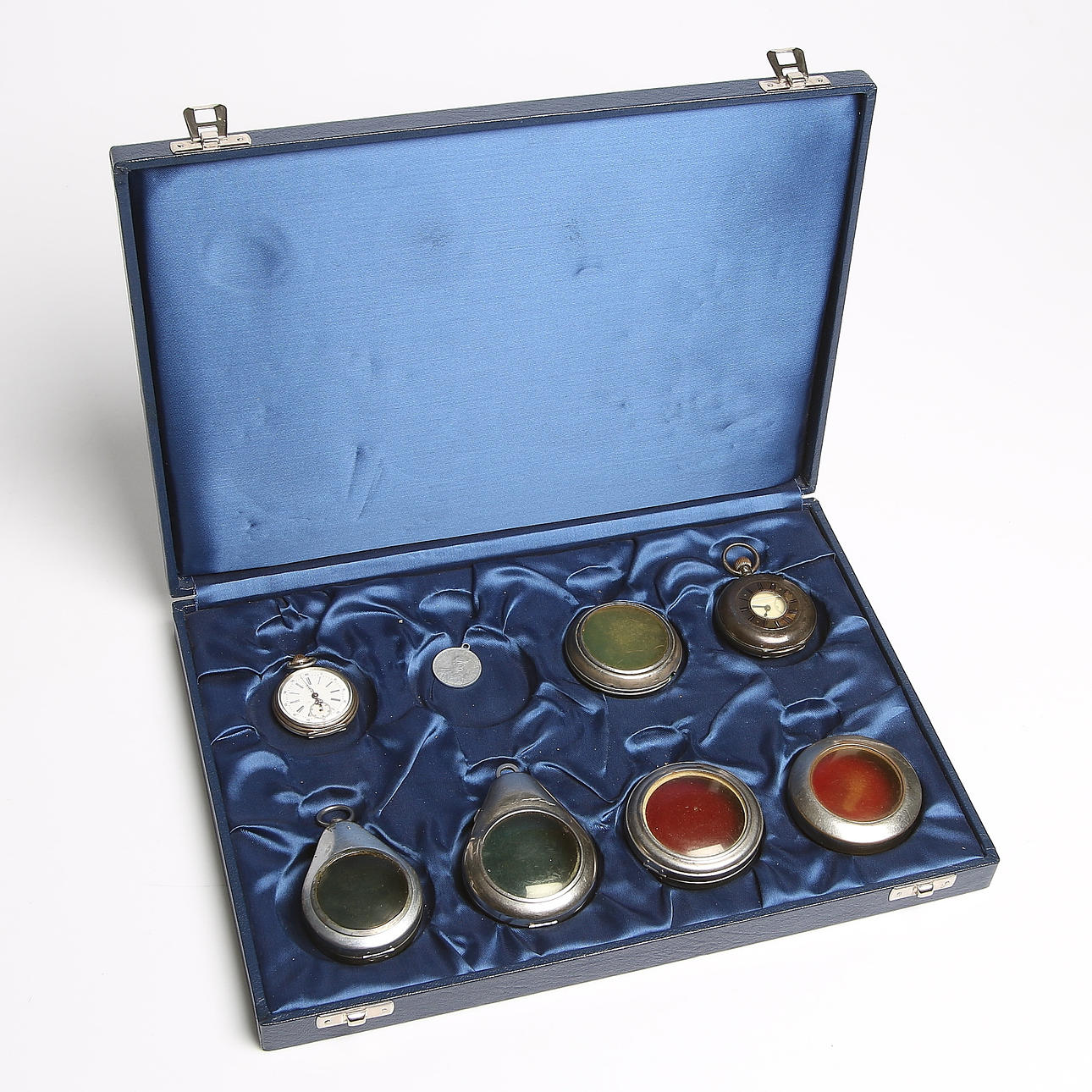 KLOCKLÅDA med KLOCKFODRAL, 5 st, samt FICKUR, 2 st. 1900-tal.