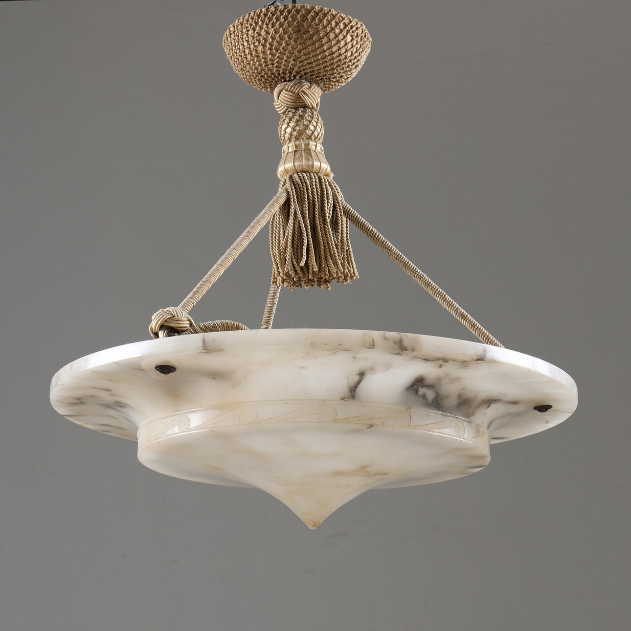 DECKENLAMPE, Alabaster, erste Hälfte des 20. Jahrhunderts.
