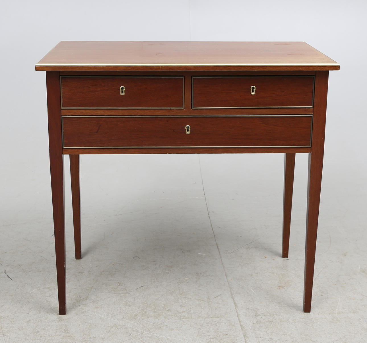 BYRÅ, sengustaviansk stil, 1900-tal.