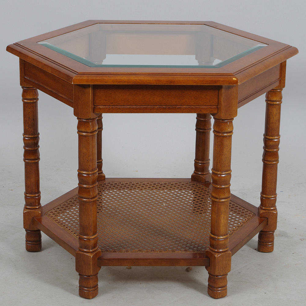 LAMPBORD, 6-kantigt, mahogny med glasskiva och näthylla.