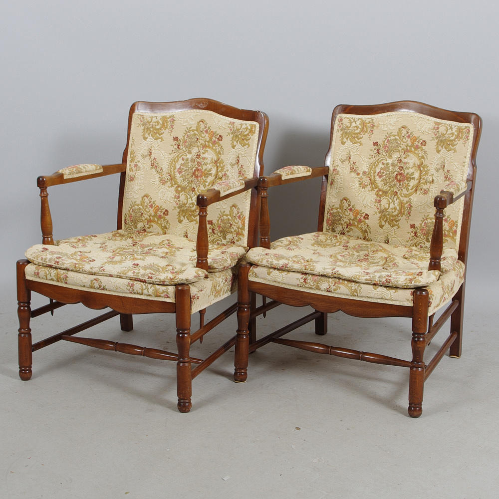 FÅTÖLJER, 1 par, s. k. Gripsholmsmodell, mahogny.