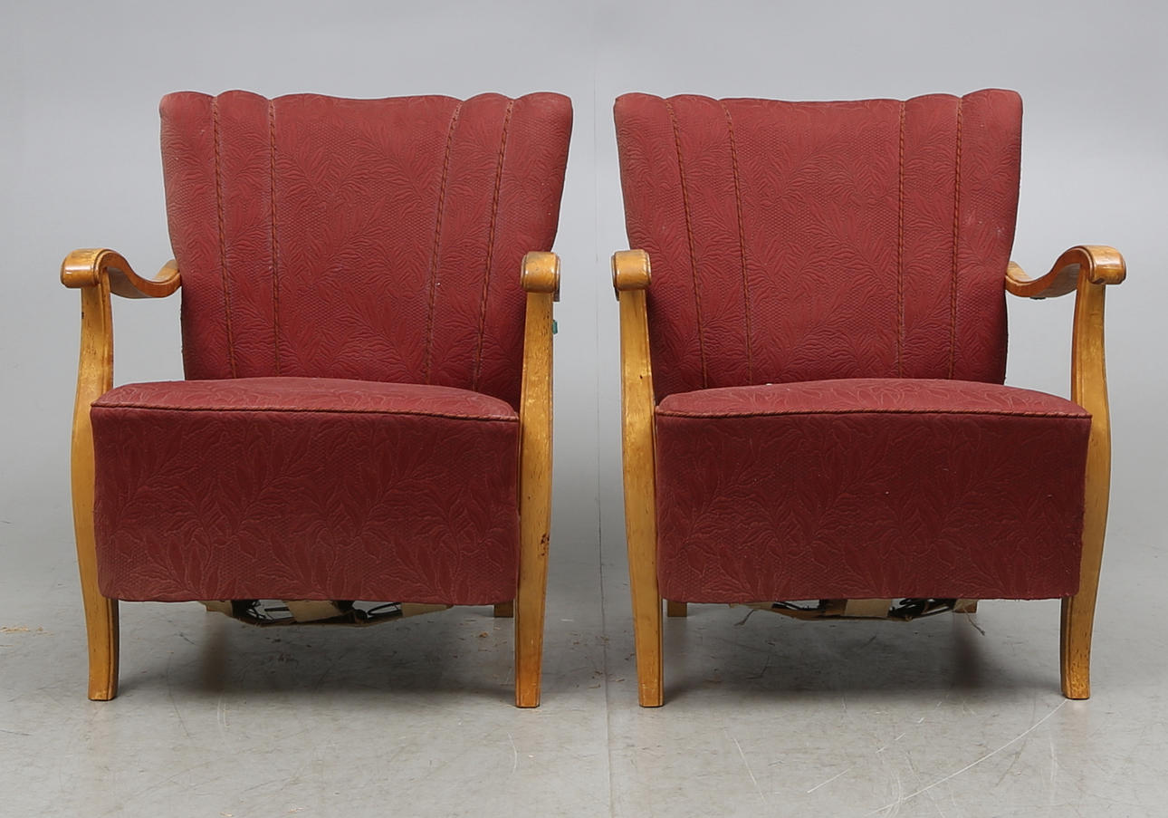 FÅTÖLJER, ett par, 1930/40-tal.