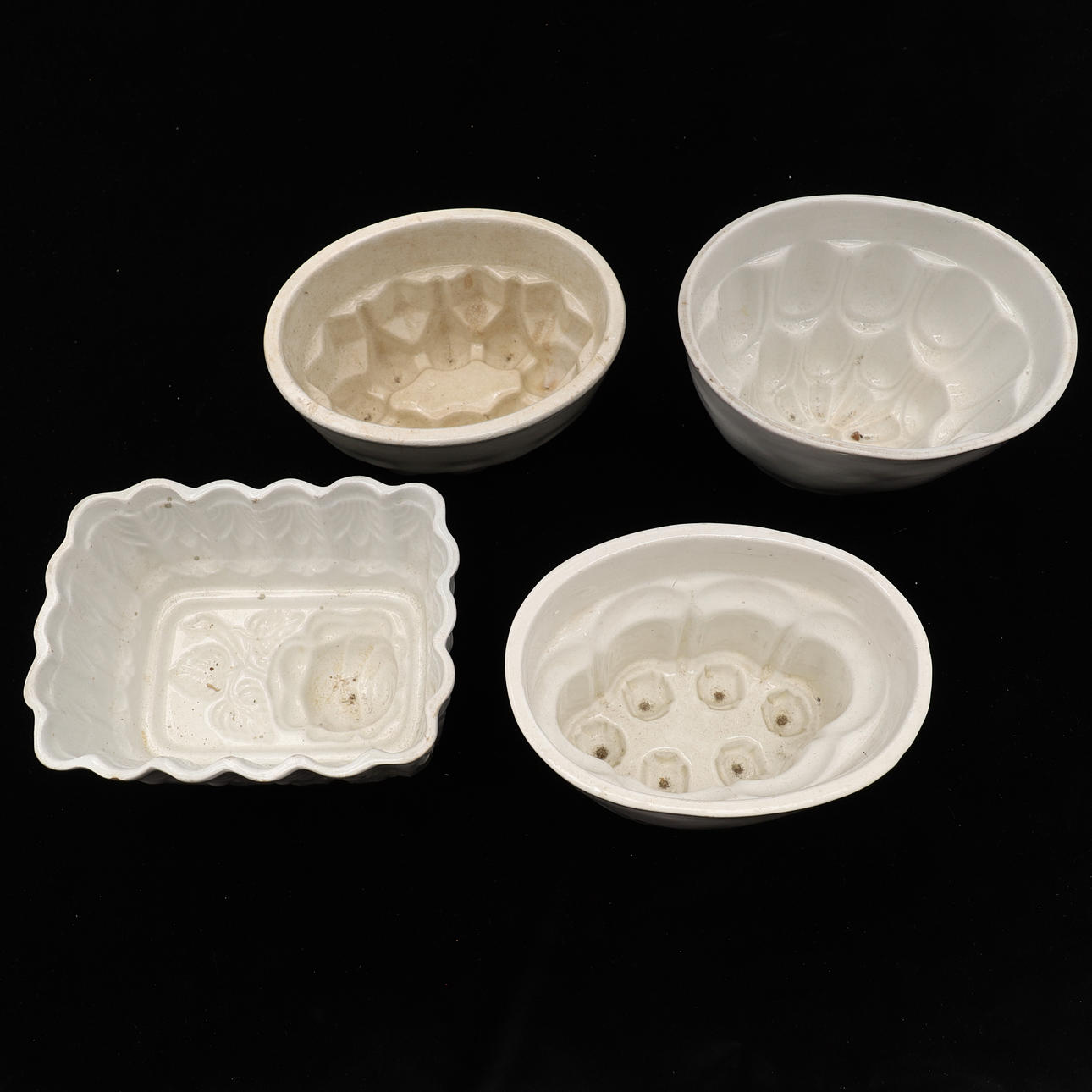 CUATRO MOLDES DE JALEA DE GRES VICTORIANO.