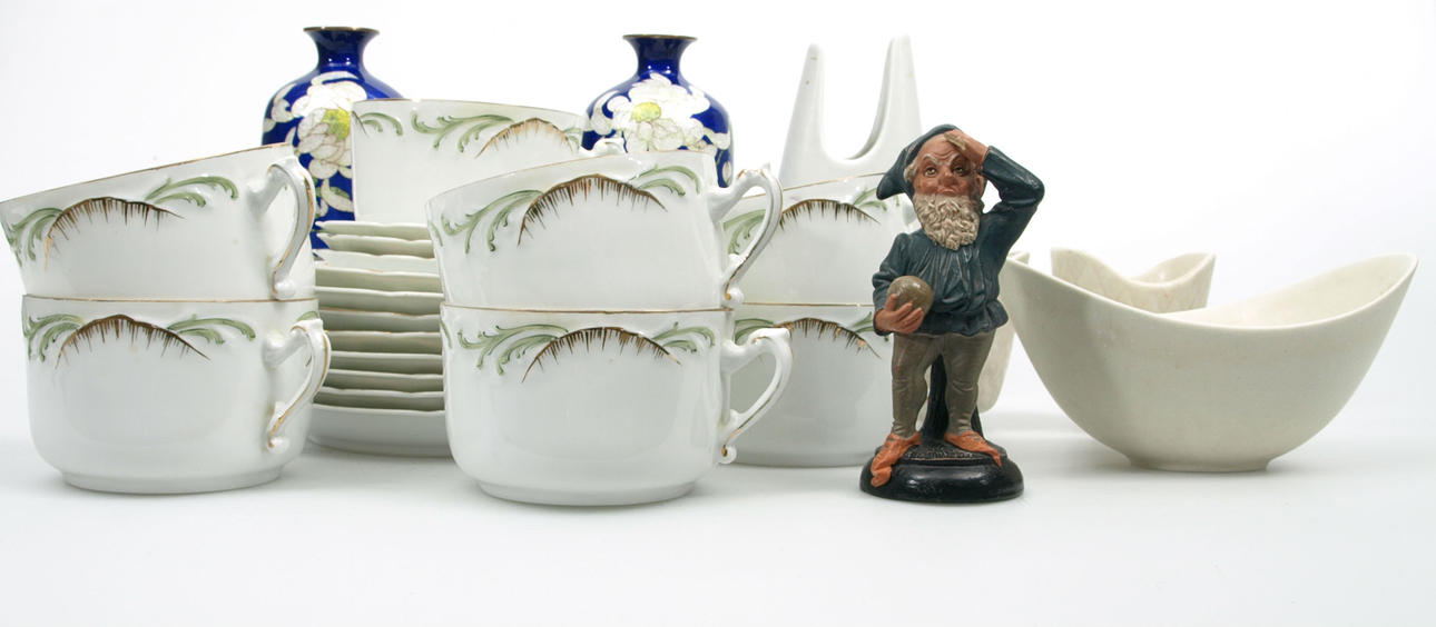 PARTI PORSLIN OCH METALL, 25 delar, bland annat Gunnar Nylund.