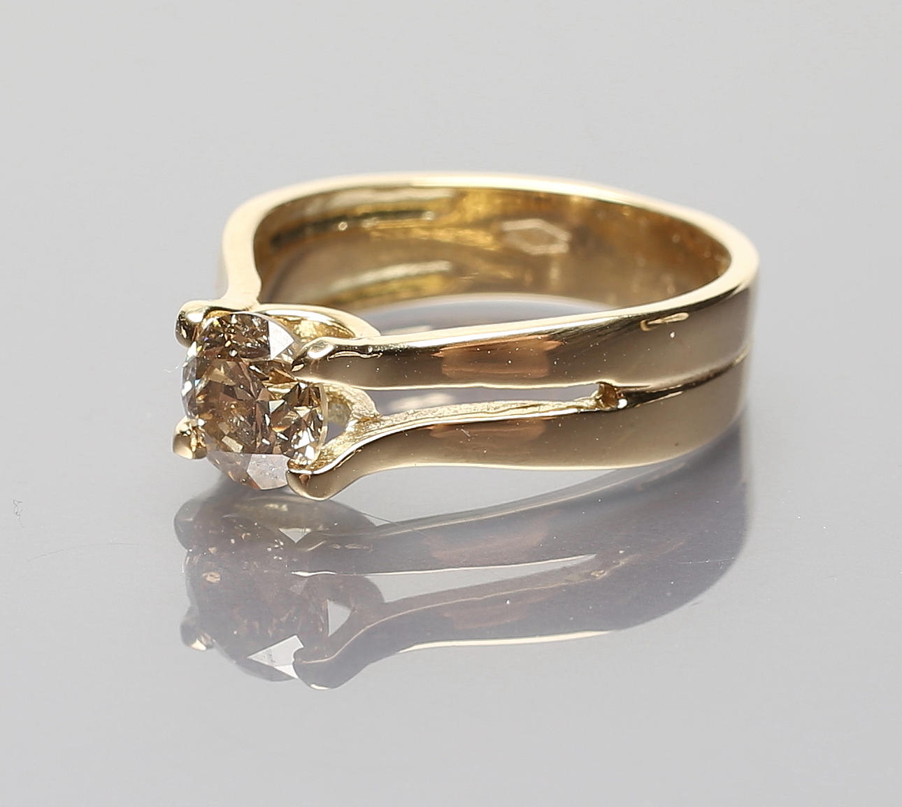 DIAMANT SOLITAIRE RING.