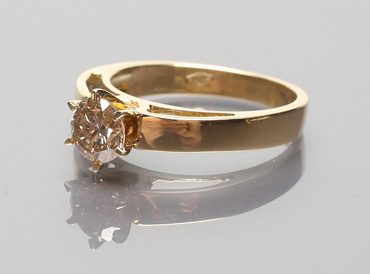 DIAMANT SOLITAIRE RING.