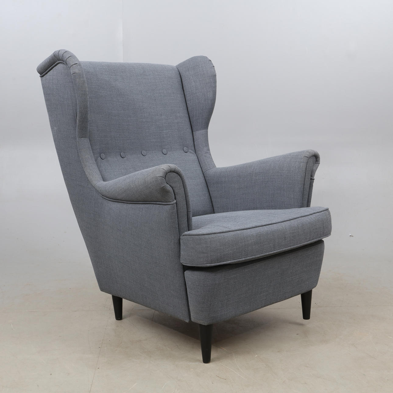 SILLÓN CON PARCHE DE OREJAS, "Strandmon", Ikea.